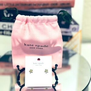 KATE SPADE  FLOWER EARRINGS NWT GREEN FLOWERS DUST BAG🍀💚 MSRP 45